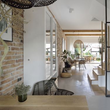 Kuća s prekrasnim izlazom u dvorište - 11