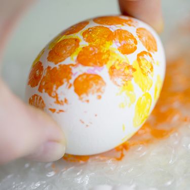 Pisanice ukrašene pucketavom folijom