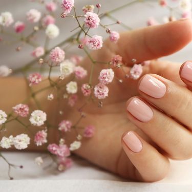 Svjetloružičaste manikure su nepogrešiv odabir