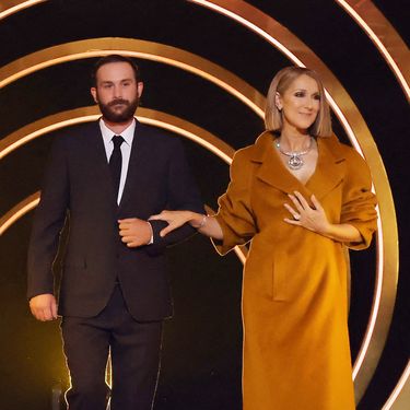 Celine Dion sa sinom Rene-Charlesom na Grammyjima u veljači 2024.