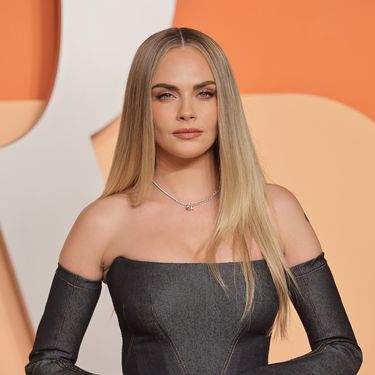 Cara Delevingne u haljini od trapera na oskarovskom partyju Vanity Fair - 4