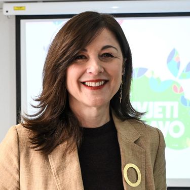 Sanja Musić Milanović u suknji iz Zare na Danu otvorenih vrata Savjetovališta za promicanje pravilne prehrane i tjelesne aktivnosti - 4