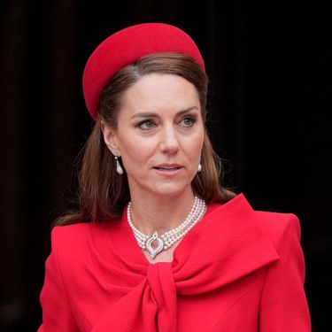 Catherine Middleton u crvenoj kombinaciji na proslavi Dana Commonwealtha - 7