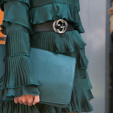 Žena u zelenoj haljini