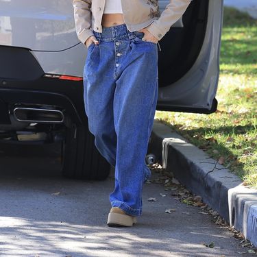 Jennifer Lopez u širokim trapericama