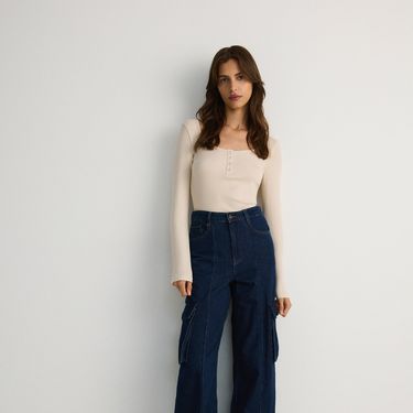 Reserved, 10,99 eura