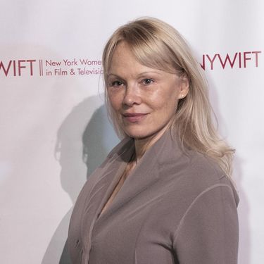Pamela Anderson na dodjeli nagrada New York Women In Film And Television Muse Awards - 9