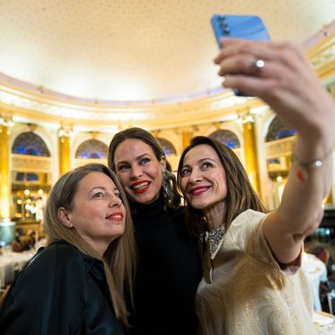 Osam lica, Osam inspiracija