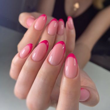 Lijepi ružičasti nokti