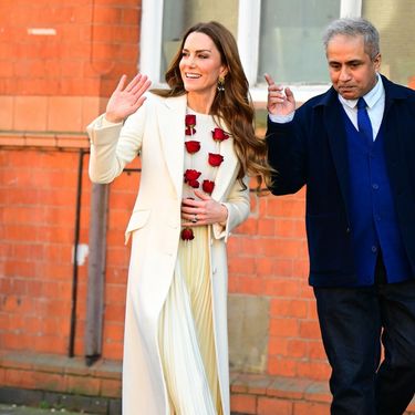 Catherine Middleton sa Sezane naušnicama Dina 2026. - 3