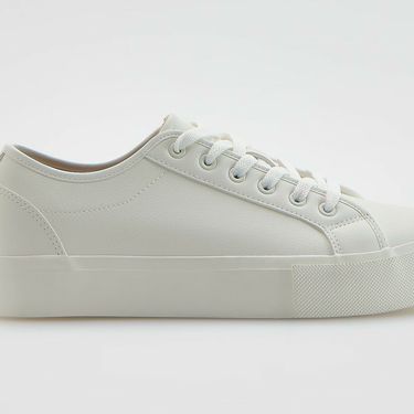 Reserved, 25,99 eura