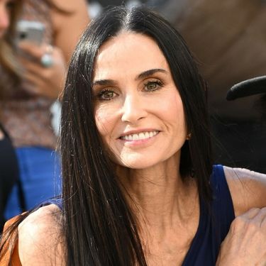 Demi Moore u Saint Laurent haljini 2026. - 2
