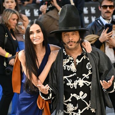 Demi Moore u Saint Laurent haljini 2026. - 4