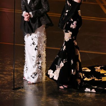 Anna Wintour i Anne Hathaway na 98. Oscarima