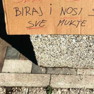 Kutija s alkoholnim pićima na poklon u Skradinu