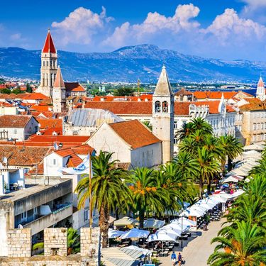 Splitska riva i muškarac koji se smije