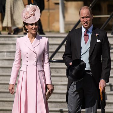 Catherine u kaput-haljini modne kuće Alexander McQueen