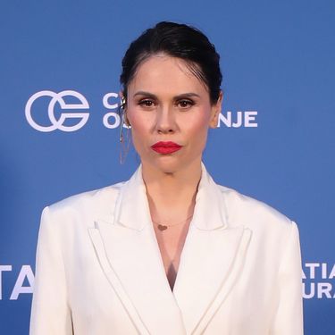 Viktorija Rađa u bijelom odijelu - 5