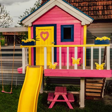 Tata Bojan iz Strmca Podravskog i njegov otac svojoj kćerkici i unučici Maris izradili su najslađu dvorišnu kućicu s terasom - 8