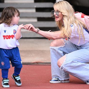 Iris Livaja u poderanim trapericama i tenisicama modne kuće Celine - 2