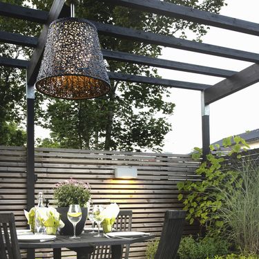 Dvorište obične kuće koje izgleda kao da je dio hotela s pet zvjezdica - 1