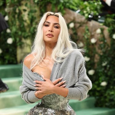 Kim Kardashian u haljini Johna Galliana na Met Gali 2024. - 6