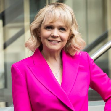 Tatjana Cameron Tajči u ružičastom odijelu Ivana Friščića u Malmöu - 4