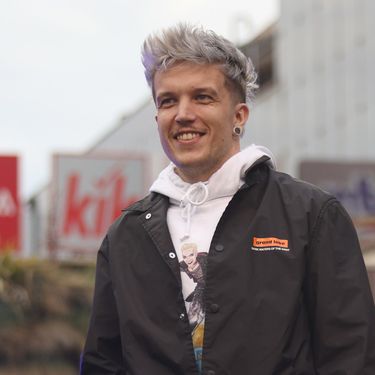 Baby Lasagna na dočeku u Umagu u majici s ilustracijom Yellow Yurija