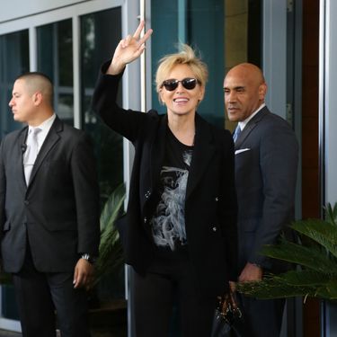 Sharon Stone u bijelim tenisicama - 3