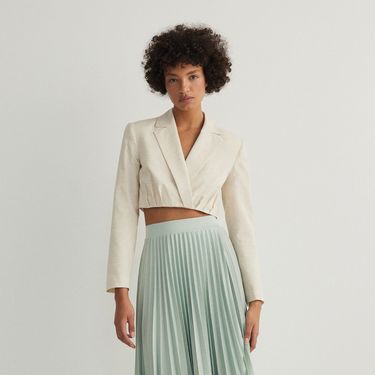 Reserved, 25,99 eura