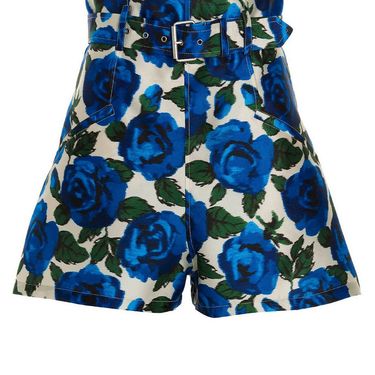 Viktorija Rađa nosi cvjetni šorc brenda Philosophy di Lorenzo Serafini