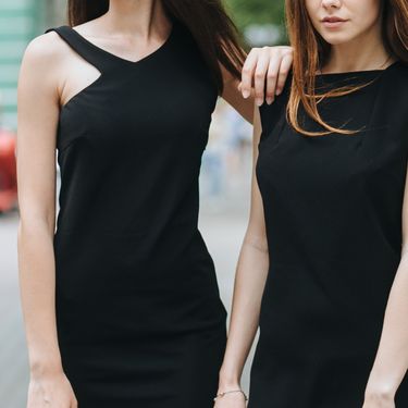 Mala crna haljina je nepogrešiv izbor za svečane prilike