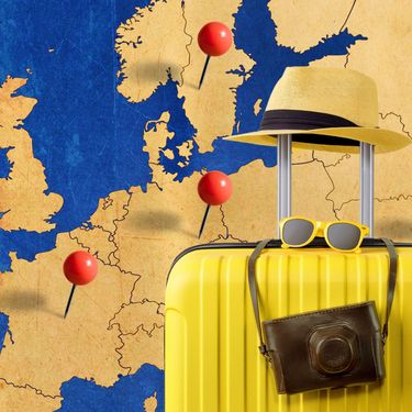 Karta Europe s označenim lokacijama i kofer