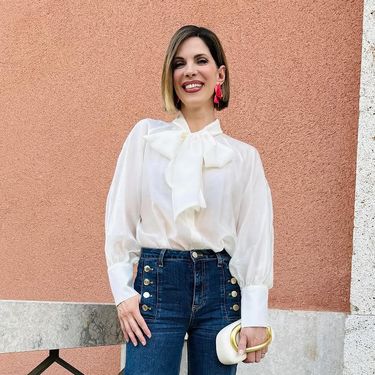 Bojana Gregorić Vejzović u trapericama trapez-kroja i košulji s 'pussy bow' mašnom - 2