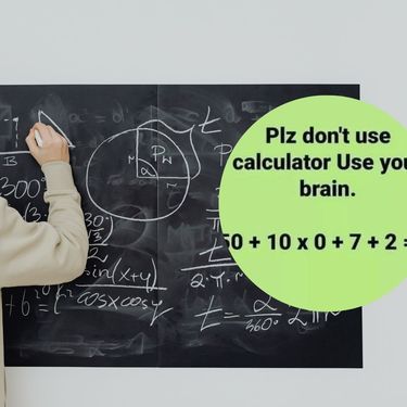 Matematičar kako rješava problem na ploči i matematička zagonetka