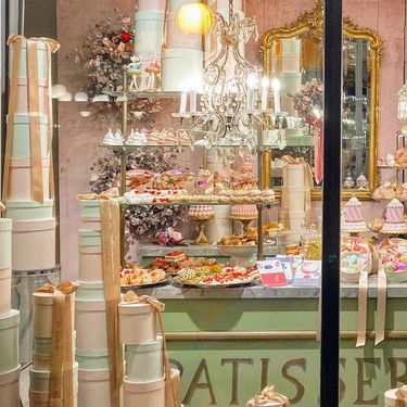 Saša Šekoranja već tradicionalno uredio je izlog svog cvjetnog atelijera u božićnom duhu - 8