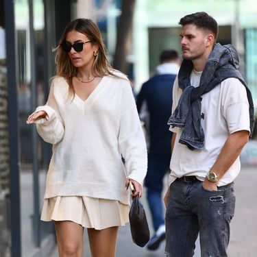 Brineta u preklopljenim čizmama u centru Zagreba - 4