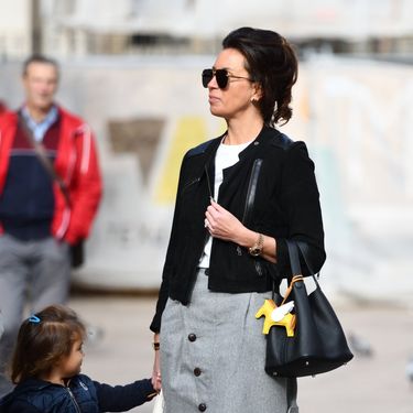 Mama sa zagrebačke špice u kratkom vuneneoj suknji i Hermes čizmama - 2