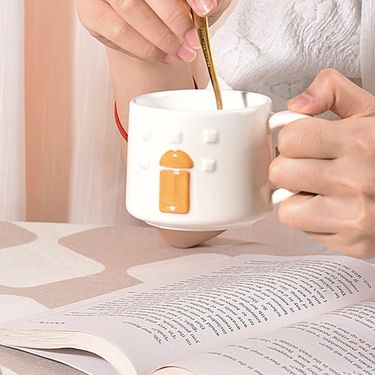 Šalica u obliku snježne kuće