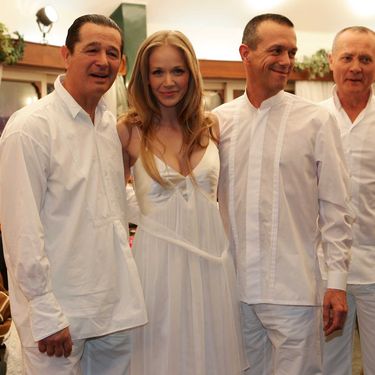 Grupa Magazin s pjevačicom Jelenom Rozgom