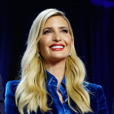 Ivanka Trump u baršunastom plavom odijelu nakon očeve pobjede na američkim predsjedničkim izborima - 6