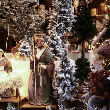 Blagdanski ugođaj u izlogu trgovine u zagrebačkoj Ilici