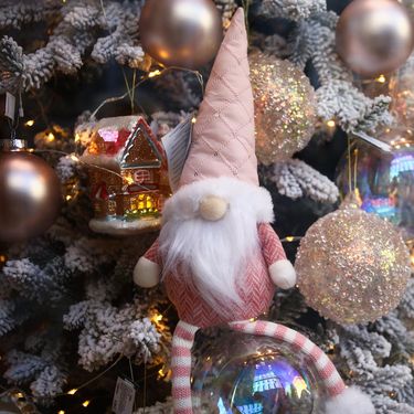 Blagdanski ugođaj u izlogu trgovine u zagrebačkoj Ilici