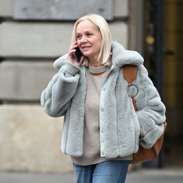 Ksenija Pajić u trapericama i bundi na špici 2025. - 1