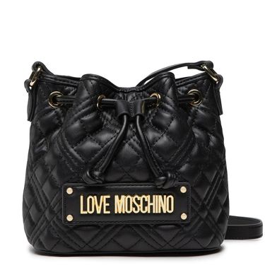Zagrebačka street stylerica nosi torbu brenda Love Moschino