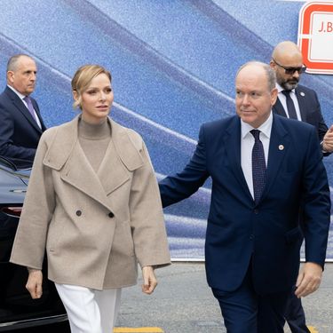 Princeza Charlene u bijelim hlačama