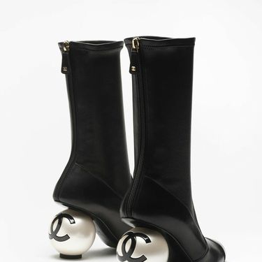 Čizme modne kuće Chanel