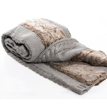 Vivre pletena deka s krznenim detaljima, 495 kuna