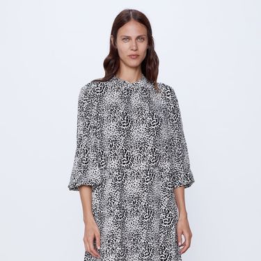 Haljina sa životinjskim uzorkom iz Zare koja dolazi do veličine XXL - 1