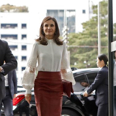 Kraljica Letizia vs. Meghan Markle u Hugo Boss suknji - 3